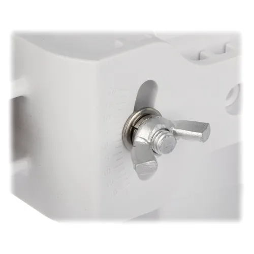 Zbliżenie na biały element z metalową śrubą motylkową i podziałką z boku. Konstrukcja wydaje się być częścią mechanizmu regulacyjnego lub montażowego.