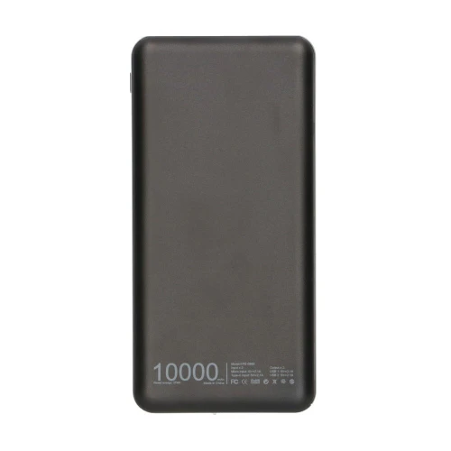 Na zdjęciu znajduje się czarny powerbank o pojemności 10000 mAh z zaokrąglonymi krawędziami. Na dole urządzenia widoczne są oznaczenia techniczne i logo producenta.