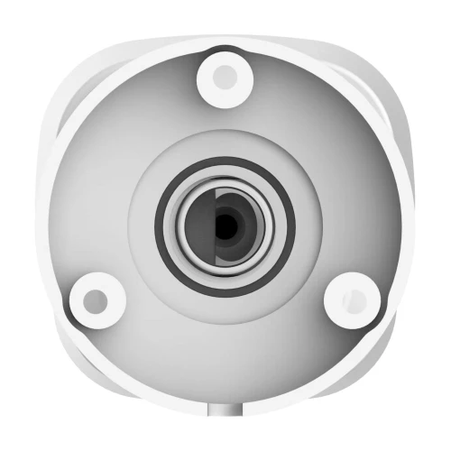 Zdjęcie przedstawia zbliżenie na okrągły element kamery monitoringu z centralnie umieszczonym obiektywem. Wokół obiektywu znajdują się trzy symetrycznie rozmieszczone otwory montażowe.