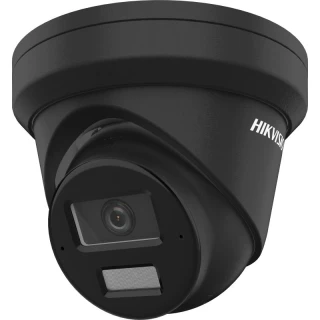 Czarna kamera kopułkowa Hikvision z widocznym obiektywem i logo marki na obudowie. Kamera ma nowoczesny design i jest przeznaczona do monitoringu wizyjnego.