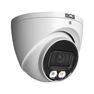 Biała kamera kopułowa BCS z widocznym obiektywem i dwoma diodami LED na froncie. Kamera ma nowoczesny design i jest przeznaczona do monitoringu.