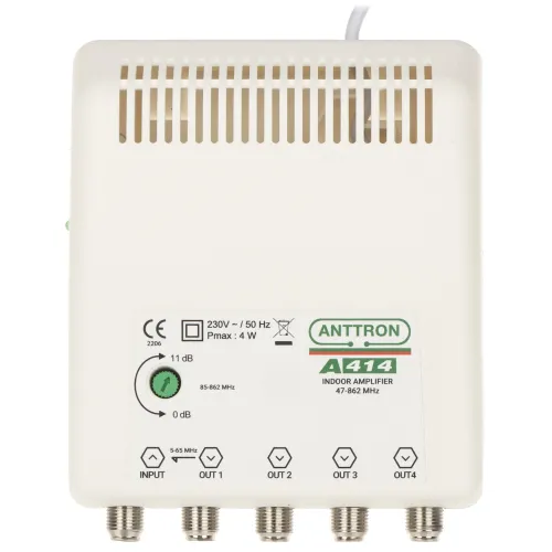 Na zdjęciu znajduje się biały wzmacniacz wewnętrzny marki Anttron z modelu A414, posiadający cztery wyjścia i jedno wejście. Urządzenie ma oznaczenia techniczne oraz logo producenta na przedniej stronie.