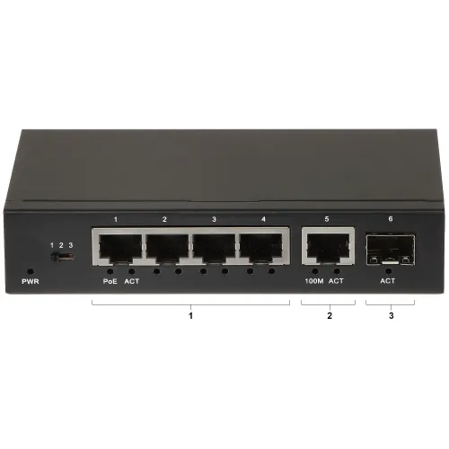 Na zdjęciu znajduje się czarny switch sieciowy z sześcioma portami, z czego pięć to porty Ethernet, a jeden to port SFP. Na przednim panelu widoczne są oznaczenia portów oraz diody LED sygnalizujące stan połączenia i zasilania.