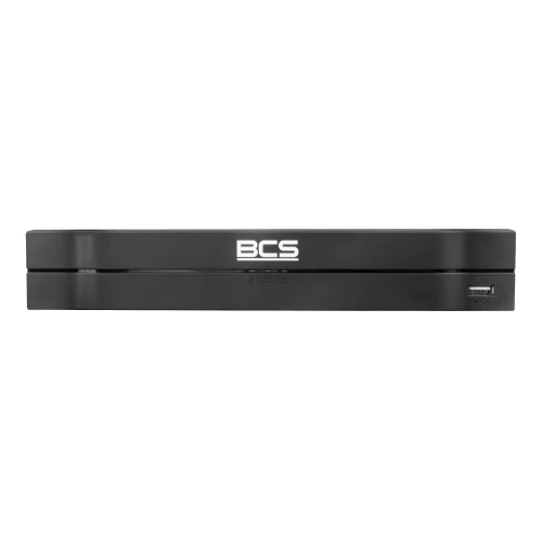 Czarny rejestrator BCS z widocznym logo na przednim panelu, posiada port USB po prawej stronie. Urządzenie ma prosty, nowoczesny design i jest przeznaczone do systemów monitoringu.