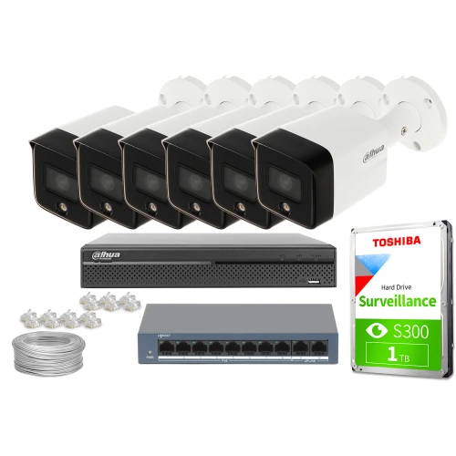 Na zdjęciu znajduje się zestaw do monitoringu, który obejmuje sześć kamer, rejestrator, dysk twardy, przełącznik sieciowy oraz kable i złącza. Kamery są ustawione w rzędzie, a pozostałe elementy są rozmieszczone poniżej.